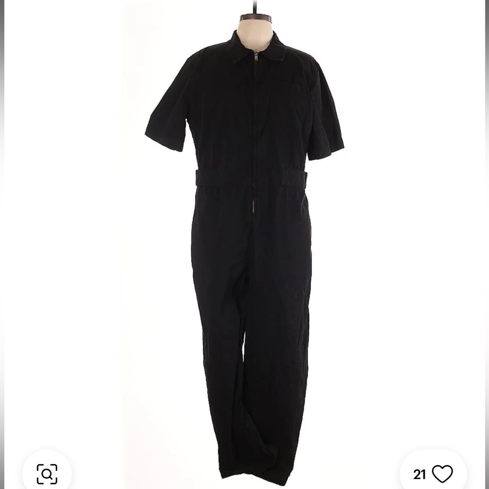 LaCausa black jumpsuit with zipper.